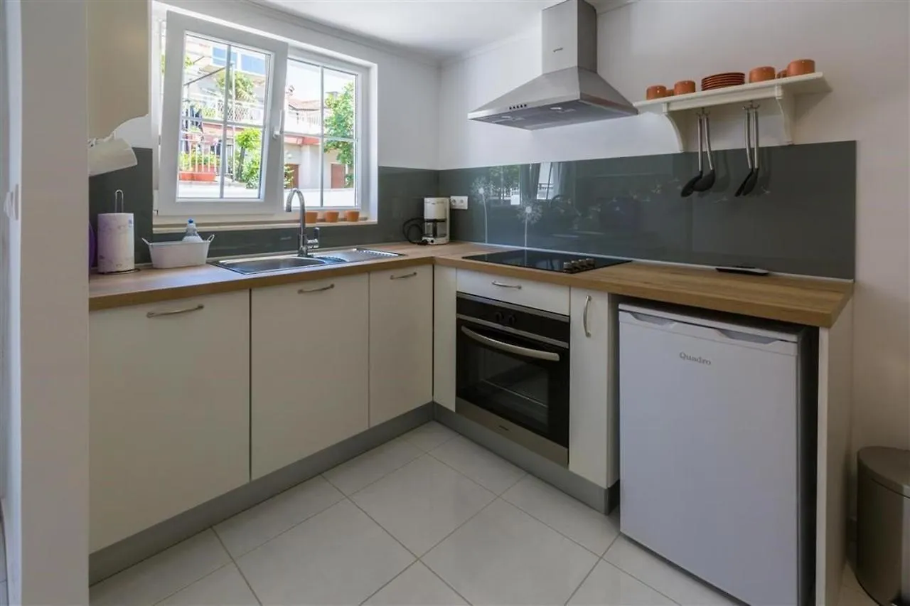Holiday Home In Crikvenica 39225 קרואטיה